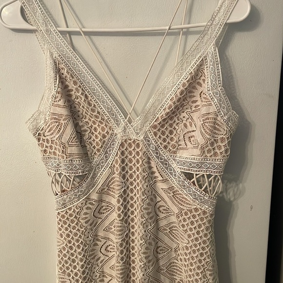 Guess Gianna White Lace Overlay Maxi Dress Cut Out Sleeveless Slit Wedding Small - Picture 5 of 13